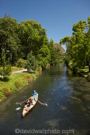 Avon;Avon-River;boat;boating;boats;Canterbury;Christchurch;Hagley-Park;N.Z.;New-Zealand;NZ;people;person;river;River-Avon;rivers;row-boat;row-boats;rowing;S.I.;SI;South-Is;South-Island;tourism;tourist;tourists