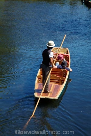 Avon;Avon-River;Avon-River-Avon;boat;boating;boats;Canterbury;Christchurch;Hagley-Park;N.Z.;New-Zealand;NZ;poler;polers;polling;punt;punter;punters;punting;Punting-on-the-Avon;punts;river;River-Avon;river-rivers;rivers;S.I.;SI;South-Is;South-Island;tourism;tourist;tourists