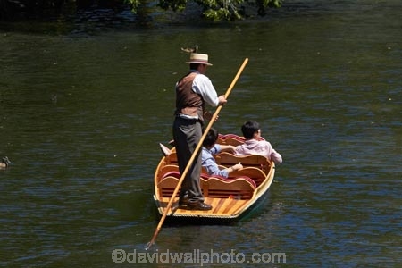 Avon;Avon-River;Avon-River-Avon;boat;boating;boats;Canterbury;Christchurch;Hagley-Park;N.Z.;New-Zealand;NZ;people;person;poler;polers;polling;punt;punter;punters;punting;Punting-on-the-Avon;punts;river;River-Avon;river-rivers;rivers;S.I.;SI;South-Is;South-Island;tourism;tourist;tourists