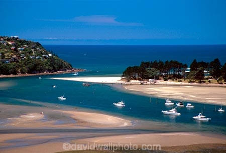 beaches;boat;boats;estuaries;estuary;harbor;harbors;harbour;harbours;moor;mooring;sea;shelter