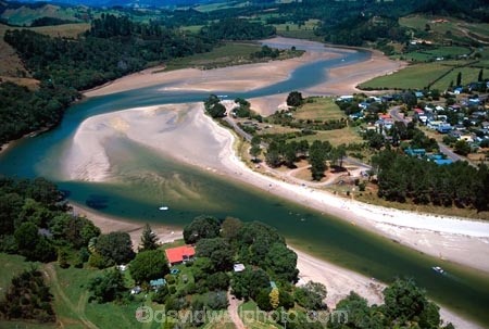 bank;banks;bay;course;gravel;rivercourse;rivers;riverside;settlement;shingle;shore;village