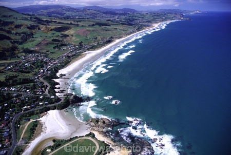 New-Zealand;coast;coastal;coastline;shore;shoreline;beach;beaches;sand;sandy;waves;wave;sea;ocean;Pacific;bay;colour;color;farmland;rural;marine;aerials;village;villages;townships;town;towns;otago;east-coast;south-island