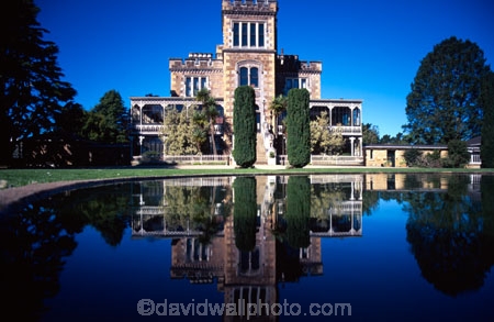 reflection;historic;historical;otago-peninsula;architecture;pond;castles