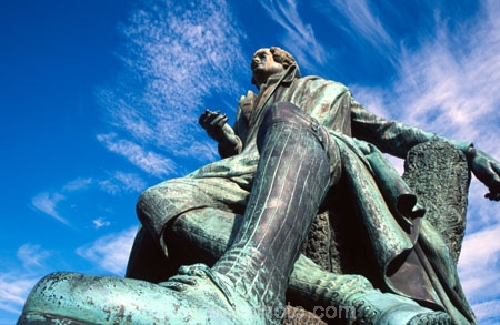poet;icon;cityscape;statues;verse;writer;Scotland;scottish;scots;Burns-Club;scuplpture;sculptor;Sir-John-Steell;bronze;classical-bronze-patina;1887;Edinburgh;To-Mary-in-Heaven