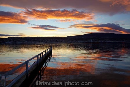 calm;cloud;clouds;dock;docks;Dunedin;dusk;evening;jetties;jetty;N.Z.;New-Zealand;night;night-time;nightfall;NZ;orange;Otago;Otago-Harbor;Otago-Harbour;pier;piers;pink;placid;quay;quays;quiet;reflection;reflections;S.I.;serene;SI;skies;sky;smooth;South-Is.;South-Island;still;sunset;sunsets;tranquil;twilight;Vauxhall;Vauxhall-Jetty;water;waterside;wharf;wharfes;wharves