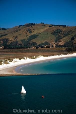 sail;sailing;ocean;water;race;yachting;sea;boat;wind;yachts;sailboat;sail-boat;mast;The-Head;harbour-entrance;harbor-entrance;Dunedin-Harbour;channel;The-Heads;entrance;departure;depart;departing;enter;entering;Pacific-Ocean;Pacific;marine