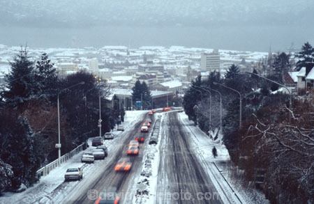 icy;freeze;froze;frozen;slip;slippery;dangerous;road;roads;hill;vehicle;vehicles;car;cars;traffic;risk;risky;caution;cautious;snow;transport;driver;skid;control;transportation;winter