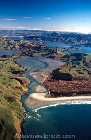 Papanui-Inlet;Victory-Beach;Dunedin;aerials;beaches;shore;shores;coast;coastline;surf;tidal;estuary;Dunedin-Peninsula;Pacific-Ocean;Pacific;ocean;oceans;sea;seashore