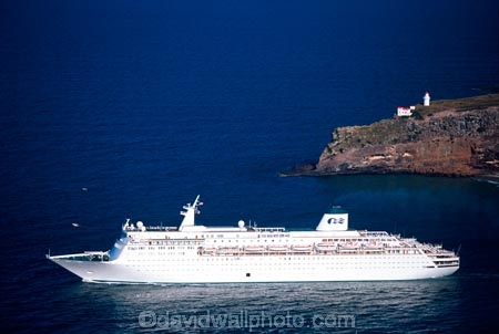 travel;tourists;tourism;tourist;harbour;harbours;harbor;harbors;boat;boats-cruiseship;cruising;cruises;boats;ship;ships,passenger;passengers;departure;departing;bon-voyage