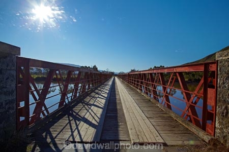 bridge;bridges;Dunedin;flare;Henley;Henley-Bridge;historic;historic-bridge;historic-bridges;historical;historical-bridge;historical-bridges;history;infrastructure;N.Z.;New-Zealand;NZ;old;Otago;river;rivers;road-bridge;road-bridges;S.I.;SI;South-Is;South-Island;sun;Taieri-Plain;Taieri-Plains;Taieri-River;tradition;traditional;traffic-bridge;traffic-bridges;transport