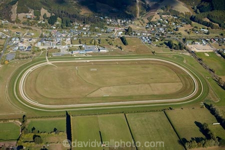 aerial;aerial-image;aerial-images;aerial-photo;aerial-photograph;aerial-photographs;aerial-photography;aerial-photos;aerial-view;aerial-views;aerials;bend;bends;circular;corner;corners;curve;curves;Dunedin;galloping-track;galloping-tracks;graphic;grass;grassy;horse-racing;horse-racing-track;horse-racing-tracks;horse-track;horse-tracks;N.Z.;New-Zealand;NZ;Otago;S.I.;SI;South-Is;South-Island;Sth-Is;Taieri-Plain;Wingatui;Wingatui-Racecourse