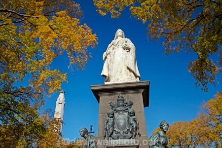 autuminal;autumn;autumn-colour;autumn-colours;autumnal;cenotaph;color;colors;colour;colours;deciduous;Dunedin;fall;gold;golden;leaf;leaves;N.Z.;New-Zealand;NZ;Otago;Queen-Victoria;Queen-Victoria-Statue;Queen-Victoria-Statues;Queens-Gardens;Queens-Gardens;season;seasonal;seasons;South-Is;South-Island;Sth-Is;tree;trees;yellow