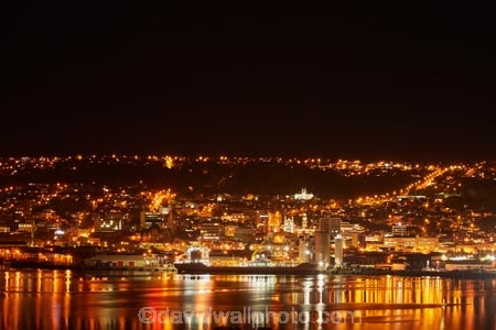 calm;dark;dusk;evening;light;lighting;lights;N.Z.;New-Zealand;night;night-time;night_time;NZ;Otago;placid;port;ports;quiet;reflected;reflection;reflections;S.I.;serene;ship;ships;SI;smooth;South-Is;South-Island;Sth-Is;still;tranquil;twilight;water;wharf;wharfs