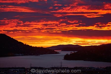 break-of-day;cloud;clouds;coast;coastal;coastline;coastlines;coasts;dawn;dawning;daybreak;Dunedin;first-light;harbor;harbors;harbour;harbours;morning;N.Z.;New-Zealand;NZ;ocean;oceans;orange;Otago;Otago-harbor;Otago-Harbour;Otago-Peninsula;S.I.;sea;shore;shoreline;shorelines;shores;SI;skies;sky;South-Is;South-Is.;South-Island;Sth-Is;sunrise;sunrises;sunup;twilight;water