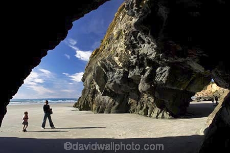 beach;beaches;cave;cavern;caverns;cavers;caves;caving;coast;coastal;coastline;doctors-point;Doctors-Point;Dunedin;explore;explorers;exploring;grotto;grottos;New-Zealand;sand;sandy;scenic;Sea-Cave;shore;shoreline;South-Island