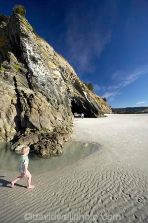 beach;beaches;cave;cavern;caverns;cavers;caves;caving;coast;coastal;coastline;doctors-point;Doctors-Point;Dunedin;explore;explorers;exploring;grotto;grottos;New-Zealand;sand;sandy;scenic;Sea-Cave;shore;shoreline;South-Island