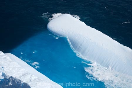 aerial;aerial-photo;aerial-photography;aerial-photos;aerial-view;aerial-views;aerials;berg;bergs;blue;climate-change;cold;cold-icy;Dunedin;global-warming;growler;growlers;hazard;hazards;ice;iceberg;icebergs;icy;N.Z.;New-Zealand;NZ;oceaans;ocean;Otago;Pacific-Ocean;S.I.;sea;seas;shipping-hazard;shipping-hazards;SI;South-Island;water;white