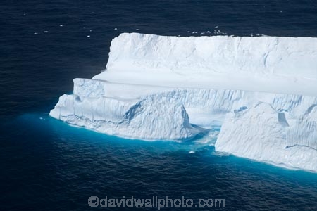 aerial;aerial-photo;aerial-photography;aerial-photos;aerial-view;aerial-views;aerials;berg;bergs;blue;climate-change;cold;cold-icy;Dunedin;global-warming;growler;growlers;hazard;hazards;ice;iceberg;icebergs;icy;N.Z.;New-Zealand;NZ;oceaans;ocean;Otago;Pacific-Ocean;S.I.;sea;seas;shipping-hazard;shipping-hazards;SI;South-Island;water;white