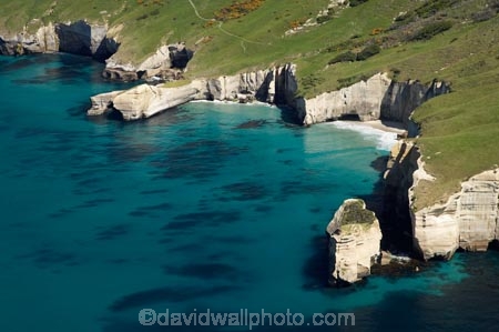 aerial;aerial-photo;aerial-photograph;aerial-photographs;aerial-photography;aerial-photos;aerial-view;aerial-views;aerials;beach;beaches;bluff;bluffs;cliff;cliffs;coast;coastal;coastline;coastlines;coasts;Dunedin;N.Z.;New-Zealand;NZ;ocean;oceans;Otago;Pacific-Ocean;S.I.;sandstone;sea;sea-cliff;sea-cliffs;seas;shore;shoreline;shorelines;shores;SI;South-Is.;South-Island;steep;Tunnel-Beach;water