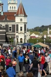 Dunedin;Otago;farmer;farmers;market;Railway-Station;people;crowd;crowded;gathering;stall;stalls;colour;food;produce