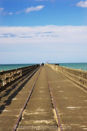 beach;beaches;coast;coastal;coastline;east-coast;Eastland;historic;historical;jetties;jetty;new-zealand;New-Zealands-longest-pier;north-is.;north-island;ocean;pacific;pier;piers;sea;shore;shoreline;tolaga;Tolaga-Bay;tologa;vanishing-point;waves;wharf;wharfs;wharves
