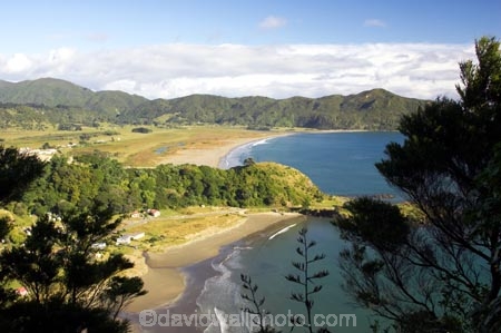 bay;bays;beach;beaches;coast;coastal;coastline;east-cape;east-coast;Eastland;hicks-bay;Hicks-Bay;new-zealand;north-is.;north-island;ocean;oceans;Onepoto-Bay;sand;sandy;sea;shore;shoreline;surf;wave;waves