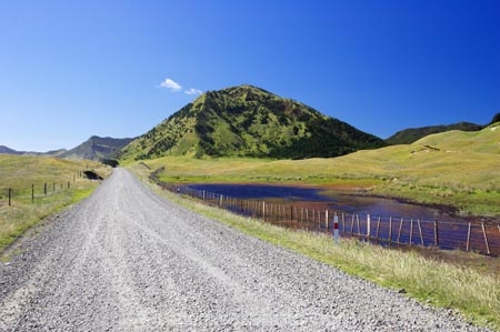 agricultural;agriculture;country;countryside;crop;crops;dusty;east-cape;east-coast;eastland;farm;farming;farmland;farms;fence;fenceline;fencelines;fences;field;fields;gravel-road;gravel-roads;hill;hills;horticulture;meadow;meadows;metal-road;metal-roads;metalled-road;metalled-roads;new-zealand;north-is.;north-island;paddock;paddocks;pasture;pastures;pond;ponds;road;roads;rural