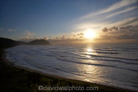 beach;beaches;break-of-day;coast;coastal;coastline;coastlines;coasts;dawn;dawning;daybreak;Eastland;first-light;foreshore;Gisborne;morning;N.I.;N.Z.;New-Zealand;NI;North-Is;North-Is.;North-Island;NZ;ocean;oceans;Poverty-Bay;sand;sandy;sea;shore;shoreline;shorelines;shores;sunrise;sunrises;sunup;twilight;Wainui-Beach;water