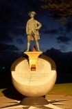 Captain-Cook;Captain-Cook-Statue;Captain-James-Cook;dusk;Eastland;evening;Gisborne;James-Cook;N.I.;N.Z.;New-Zealand;NI;night;night-time;North-Is;North-Is.;North-Island;NZ;statue;statues;twilight