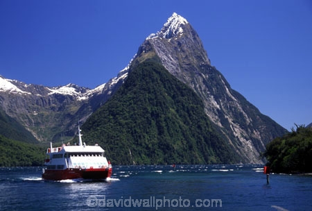 boat;boats;fiordland-national-park;fjord;fjords;grandeur;majestic;majesty;natural;nature;scenery;scenic;sounds;te-waihipounamusouth-west-new-zealand-world-heritage-site;tourism;tourist;tourists