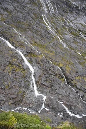 bluff;bluffs;cascade;cascades;Cleddau-Valley;Cledday-Canyon;cliff;cliffs;creek;creeks;falls;fiordland;Fiordland-N.P;fiordland-national-park;Gertrude-Saddle;homer-tunnel;milford-road;mountainside;mountainsides;n.z.;national-park;National-parks;natural;nature;new-zealand;nz;S.I.;scene;scenic;SI;South-Island;South-West-New-Zealand-World-Her;Southland;steep;stream;streams;te-wahipounamu;te-wahipounamu-south_west-new;water;water-fall;water-falls;waterfall;waterfalls;wet;world-heirtage-site;world-heritage-area