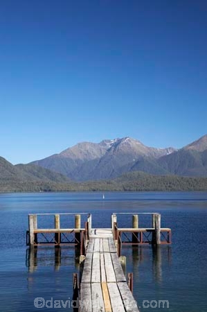 clean;Fiordland;jetties;jetty;lake;Lake-Te-Anau;lakes;N.Z.;New-Zealand;NZ;pier;piers;pristine;S.I.;SI;South-Island;Southland;Te-Anau;water-clear;waterside;wharf;wharfes;wharves
