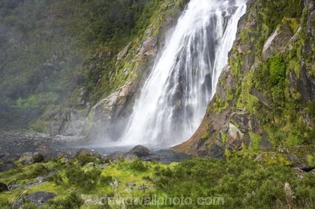 bowen;Bowen-Falls;cascade;cascades;coast;coastal;coastline;creek;creeks;falls;fiord;fiordland;Fiordland-N.P;Fiordland-National-Park;Fiordland-NP;Fiords;Fjord;Fjords;island;kb1a5351;milford;milford-sound;N.Z.;national;national-park;National-parks;natural;nature;new;new-zealand;NZ;park;people;person;S.I.;scene;scenic;SI;sound;sounds;south;South-Is.;South-Island;south-west;south-west-new-zealand-world-her;Southland;stream;streams;te-wahipounamu;te-wahipounamu-south_west-new;water;water-fall;water-falls;waterfall;waterfalls;wet;World-Heritage-Area;World-Heritage-Site;zealand