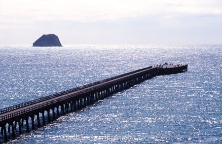 east-coast;piers;wharf;wharves;jetty;jetties;beach;beaches;coast;coastal;coastline;shoreline;shore;waves;sea;ocean;pacific