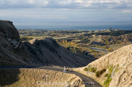 children;Hawkes-Bay;hill;hills;mother;mothers;N.I.;N.Z.;New-Zealand;NI;North-Island;NZ;people;road;roads;stroller;strollers;Te-Mata-Peak;Tukituki-River;walker;walkers;walking