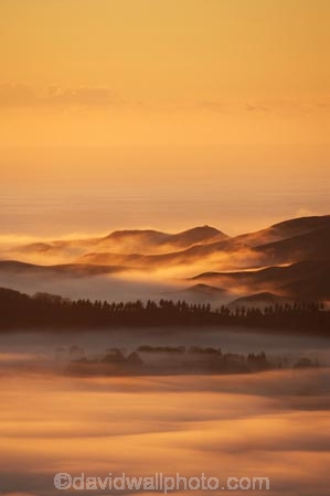 break-of-day;cloud;clouds;cloudy;dawn;dawning;daybreak;first-light;fog;foggy;fogs;Hawkes-Bay;mist;mists;misty;morning;N.I.;N.Z.;New-Zealand;NI;North-Island;NZ;orange;sunrise;sunrises;sunup;Te-Mata-Peak;view;views