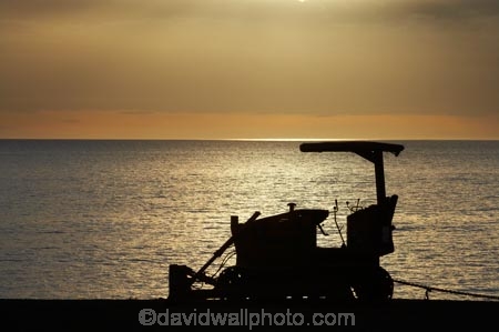 break-of-day;bulldozer;bulldozers;dawn;dawning;daybreak;dozer;dozers;first-light;Hawke-Bay;Hawkes-Bay;Hawkes-Bay;little-bulldozer;little-bulldozers;morning;N.I.;N.Z.;Napier;New-Zealand;NI;North-Is;North-Is.;North-Island;NZ;orange;Pacific-Ocean;silhouette;silhouettes;sunrise;sunrises;sunup;tractor;tractors;twilight