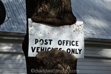 Canterbury;growth;Hamner;Hamner-Springs;Hanmer;Hanmer-Springs;Hurunui-District;N.Z.;New-Zealand;NZ;parking-sign;post-office-sign;S.I.;SI;South-Is;South-Is.;South-Island;Sth-Is;tree;trees