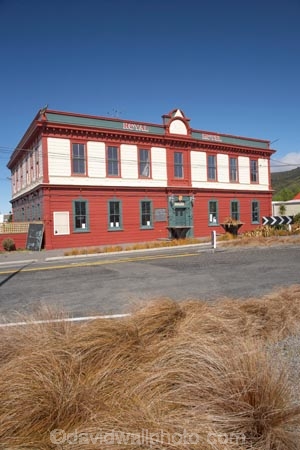 ale-house;ale-houses;architecture;bar;bars;building;buildings;colonial;featherston;free-house;free-houses;heritage;historic;historic-building;historic-buildings;historical;historical-building;historical-buildings;history;hotel;hotels;island;Lower-North-Island;N.I.;N.Z.;new;new-zealand;NI;north;North-Is;north-is.;north-island;NZ;o8l6178;old;place;places;pub;public-house;public-houses;pubs;royal;Royal-Hotel;saloon;saloons;tavern;taverns;The-Royal-Hotel;tradition;traditional;wairarapa;wood;wooden;zealand