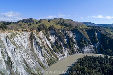aerial;aerial-image;aerial-images;aerial-photo;aerial-photograph;aerial-photographs;aerial-photography;aerial-photos;aerial-view;aerial-views;aerials;cliff;cliffs;Mangaweka;N.I.;N.Z.;New-Zealand;NI;North-Is;North-Island;Nth-Is;NZ;Rangitikei;Rangitikei-District;Rangitikei-Region;Rangitikei-River;river;rivers;white-cliff;white-cliffs