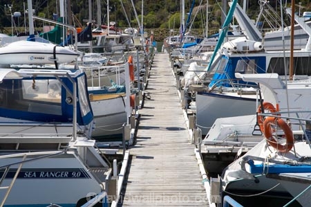 boat;boats;fishing-boats;harbor;harbors;harbour;harbours;jetties;jetty;launch;launches;Mahau-Sound;marina;marinas;Marlborough;Marlborough-Sounds;mast;masts;N.Z.;New-Zealand;NZ;pier;piers;port;ports;S.I.;sail;sailing;SI;South-Is.;South-Island;waterside;wharf;wharfes;wharves;yacht;yachts
