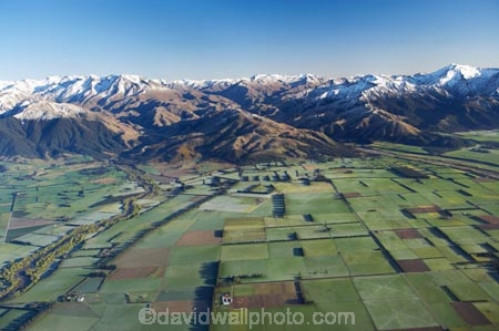 aerial;aerials;agricultural;agriculture;alp;alpine;alps;altitude;canterbury;Canterbury-Plains;cold;country;countryside;crop;crops;farm;farming;farmland;farms;field;fields;freeze;frost;frostry;frosts;high-altitude;horticulture;main-divide;meadow;meadows;Methven;mount;mountain;mountain-peak;mountainous;mountains;mountainside;mt;mt.;New-Zealand;paddock;paddocks;pasture;pastures;peak;peaks;peneplain;plain;plains;range;ranges;rural;shelter-belt;shelter-belts;shelter_belt;shelter_belts;shelterbelt;shelterbelts;snow;snow-capped;snow_capped;snowcapped;snowy;South-Island;Southern-Alps;sub_zero;summit;summits;wind-break;wind-breaks;wind_break;wind_breaks;windbreak;windbreaks