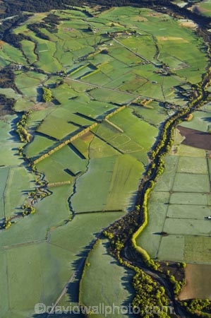 aerial;aerials;agricultural;agriculture;canterbury;cold;country;countryside;crop;crops;early;early-morning;farm;farming;farmland;farms;field;fields;freeze;frost;frostry;frosts;horticulture;meadow;meadows;morning;paddock;paddocks;pasture;pastures;peneplain;plain;plains;rural;shelter-belt;shelter-belts;shelter_belt;shelter_belts;shelterbelt;shelterbelts;sub_zero;wind-break;wind-breaks;wind_break;wind_breaks;windbreak;windbreaks