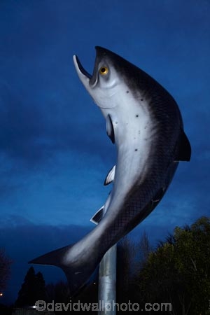 art;art-work;art-works;Canterbury;dusk;evening;fish;Fish-Statue;fishes;Mid-Canterbury;N.Z.;New-Zealand;night;night-time;NZ;public-art;public-art-work;public-art-works;public-sculpture;public-sculptures;Rakaia;S.I.;salmon;Salmon-Statue;sculpture;sculptures;SI;South-Is.;South-Island;twilight