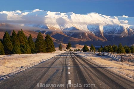 alpine;centre-line;Chill;Chilled;Chilly;Cold;danger;Dangerous;Daytime;dotted-line;driving;Exterior;Freezing;frost;Frosty;Frozen;ice;Ice_cold;icy;Landscape;Landscapes;mountain;Mountain-range;mountains;New-Zealand;Outdoor;Outdoors;Outside;road;roads;Scenic;Season;Seasons;Slipper;slippery;snow;Snowy;southern-alps;transport;transportation;Transports;Travel;Traveling;Travelling;Travels;Trip;Trips;White;winter;Winter-driving-conditions;Wintertime;Wintry