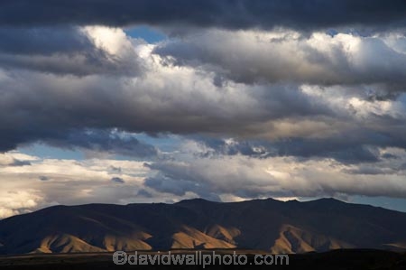 back-country;backcountry;Benmore-Range;black-cloud;black-clouds;cloud;cloudy;dark-cloud;dark-clouds;grey-cloud;grey-clouds;high-altitude;high-country;highcountry;highlands;Last-Light;Mackenzie-Country;mountain;mountains;N.Z.;New-Zealand;North-Otago;NZ;Otago;rain-cloud;rain-clouds;range;ranges;remote;remoteness;S.I.;SI;South-Island;storm;storm-clouds;storms;stormy;tussock;tussock-grass;tussocks;uiplands;upland;uplands;Waitaki-District