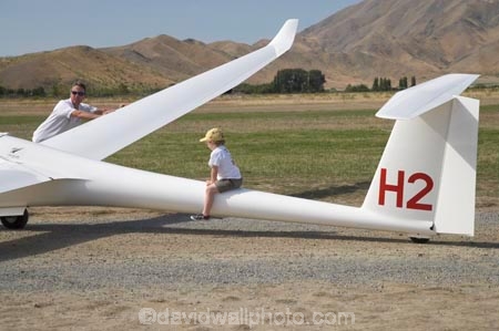 _O8L7974;aviate;aviation;aviator;aviators;british;flies;fly;flying;glide;glider;gliders;glides;gliding;n.z.;new-zealand;New-Zealand-Gliding-Grand-Prix;north-otago;nz;omarama;Otago;S.I.;sail-plane;sail-planes;sail-planing;sailplane;sail_plane;sailplanes;sail_planes;sailplaning;sail_planing;SI;south-island;Waitaki-District;waitaki-valley;wing;wings