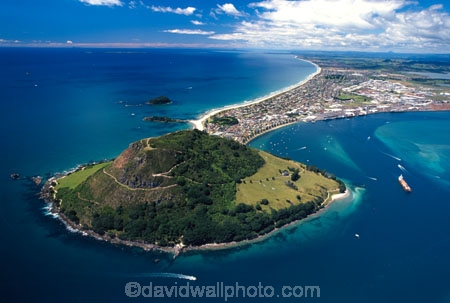 pa;pa-site;historic;maori;climb;view;legend;harbour;harbours;harbor;harbors;sea;ocean;oceans;Pacific;coast;coastal