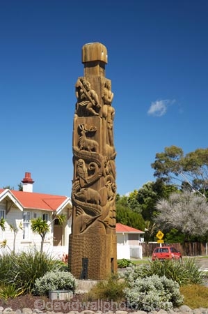 B.O.P.;Bay-of-Plenty;BOP;Court-House;Court-Houses;cultural;King-St;King-Street;Maori-Carving;Maori-Carvings;Maori-Culture;N.I.;N.Z.;New-Zealand;NI;North-Is;North-Island;NZ;Opotiki;roundabout;roundabouts;Wood-Carving;Wood-Carvings;Wooden-Carving;Wooden-Carvings