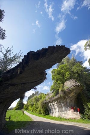 Aorere-Valley;Collingwood;Devils-Boots;Devils-Boots;geological;geology;Golden-Bay;N.Z.;Nelson-Region;New-Zealand;NZ;rock;rock-formation;rock-formations;rock-outcrop;rock-outcrops;rock-tor;rock-torr;rock-torrs;rock-tors;rocks;S.I.;SI;South-Is.;South-Island;stone